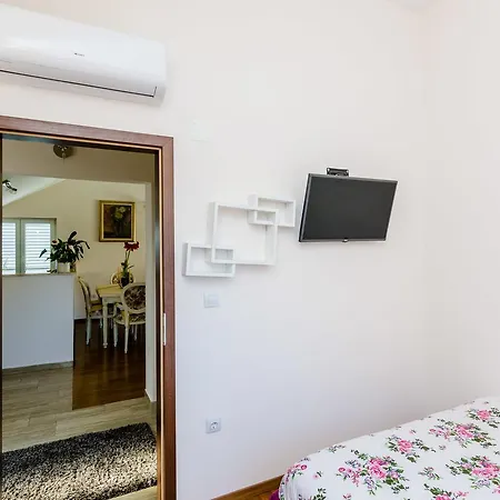 Klio Apartment